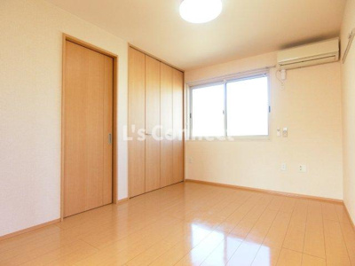 【その他】 | ディアコートＤ | 洋室にもエアコン付き。