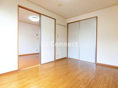 【内装】 | プリムローズＡ | ＬＤＫと隣の洋室は繋げて使うこともできます。