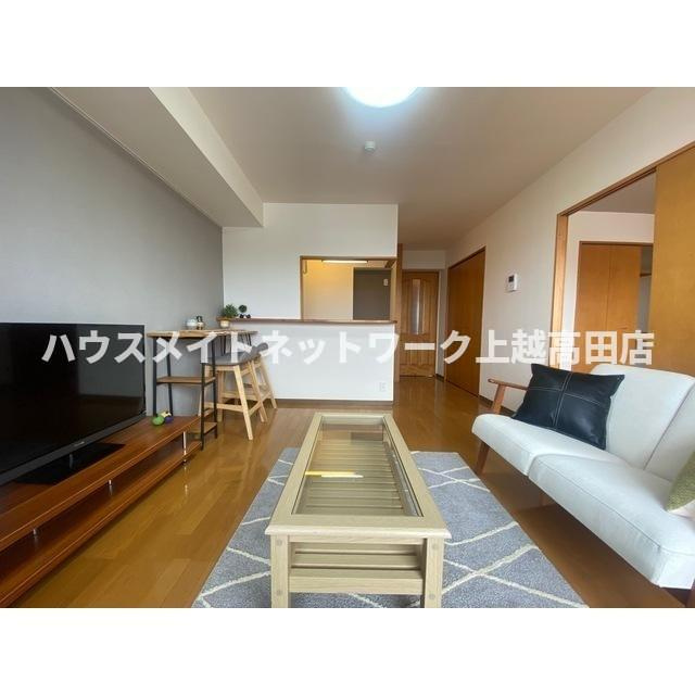 プランドール鴨島の居間・リビング|ＬＤＫ（家具配置はイメージです！家具付ではありません）