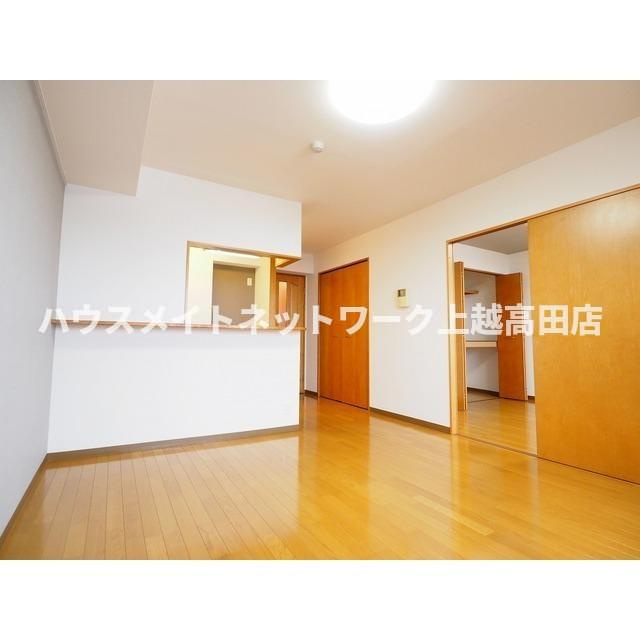 プランドール鴨島の居間・リビング|ＬＤＫ