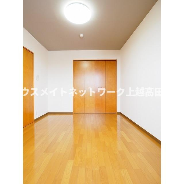 プランドール鴨島の洋室|洋室（6.8帖）