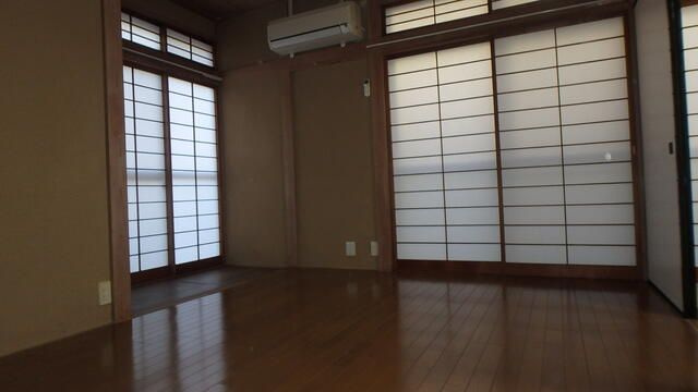 明科ハイツの寝室