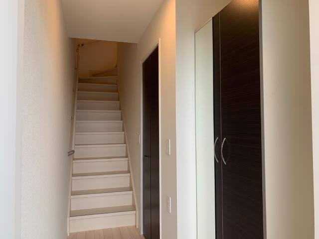 ピュアグレースⅡの内装|階段