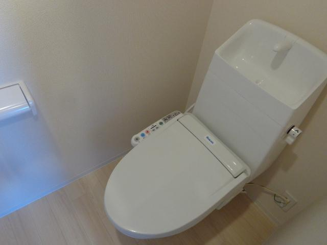 メゾン　ポルテのトイレ|シャワー付トイレ