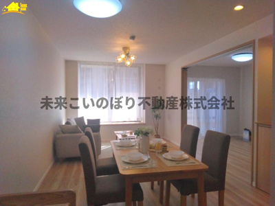 【居間・リビング】 | パークシティ白岡ウエストガーデン | 解放感のある広々LDKで大切な家族との時間が過ごせます。