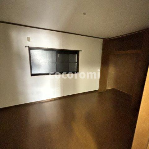 江端町戸建ての洋室