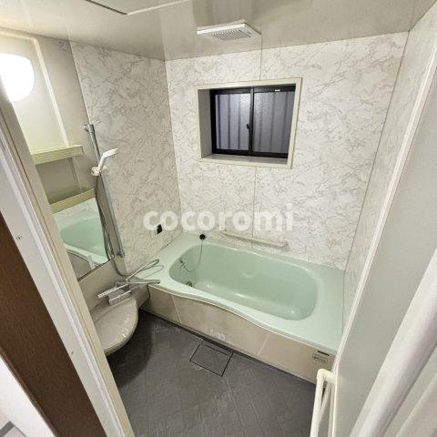 江端町戸建ての浴室