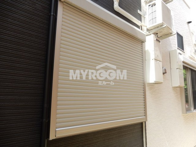 グランドーレ高円寺のその他|１F防犯シャッター☆