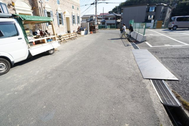 カサフェリス富雄弐番館の駐車場