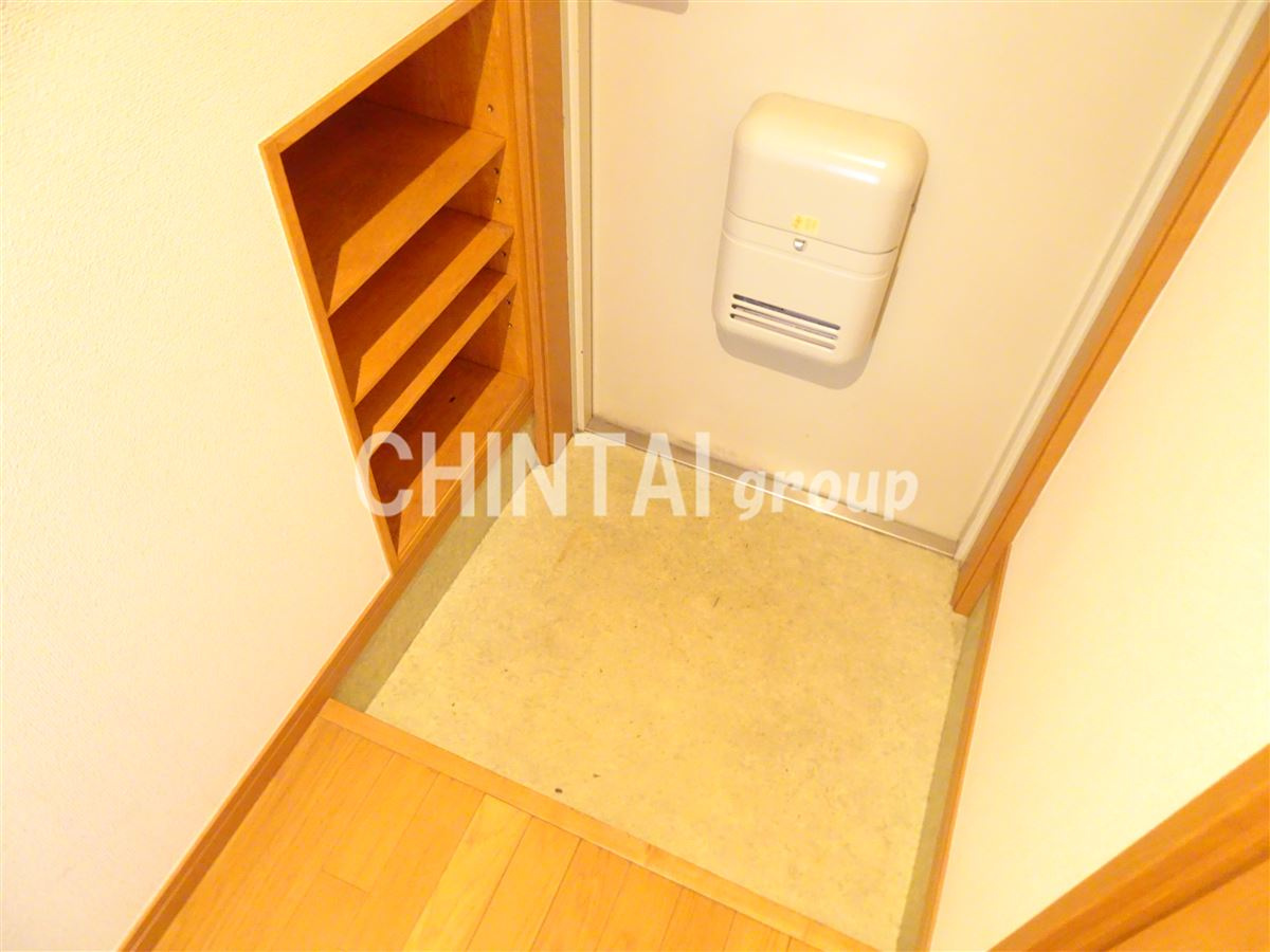 マツダマンションの玄関