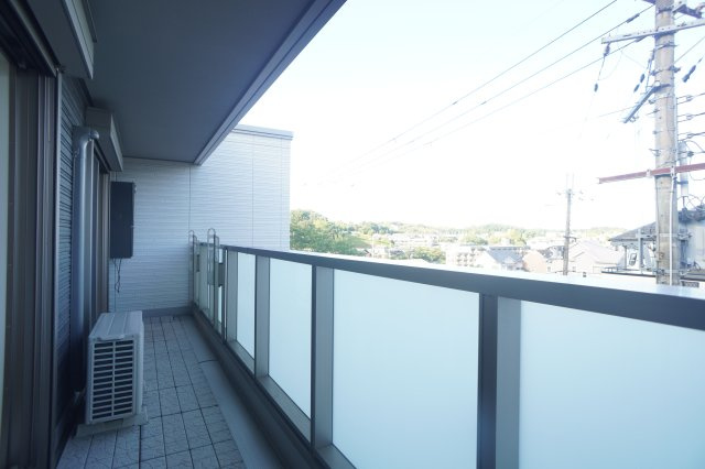 ヒルズ奈良鳥見のバルコニー