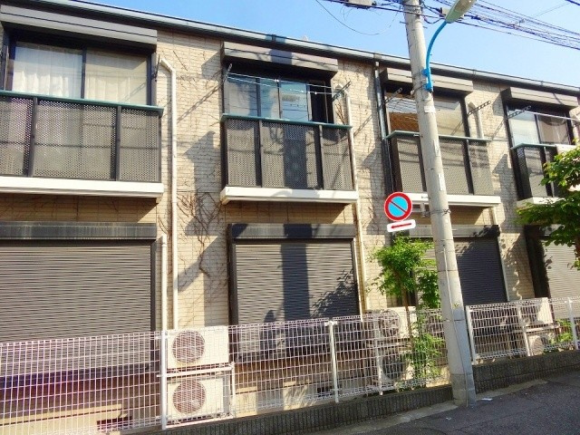 キャップス早稲田の外観|前面道路のため日当たり・風通し良好です。