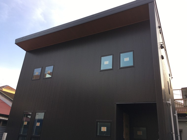 下末吉戸建の外観