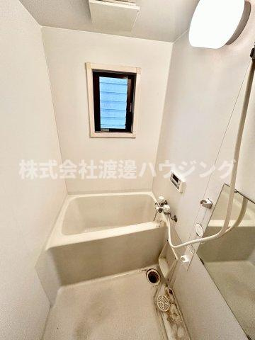 浜甲子園渡部貸家の浴室