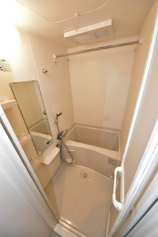 プレサンス北堀江の浴室