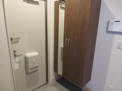 【玄関】 | プレミアム八番館 | 102 玄関