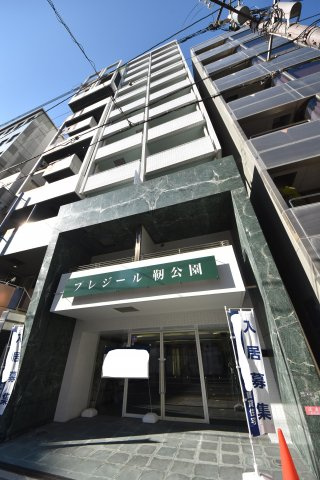 プレジール靭公園の外観