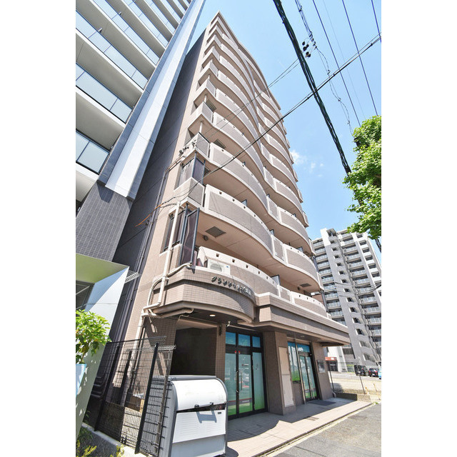 グランシャリオ名駅南の外観