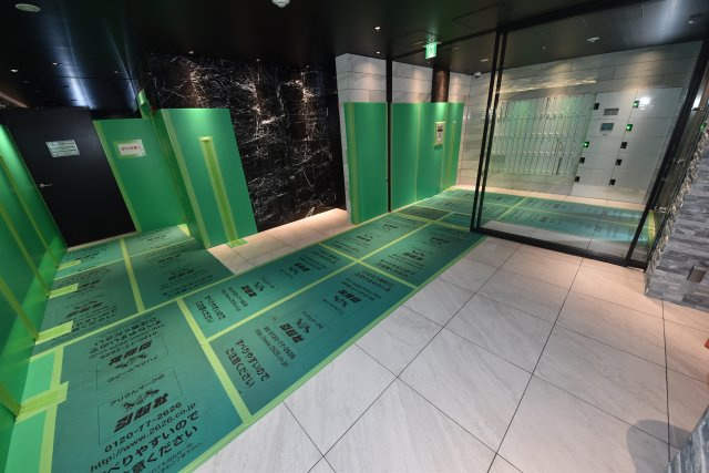 エスレジデンス西長堀のエントランス