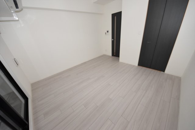 エスレジデンス西長堀の洋室