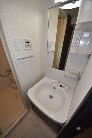 エスレジデンス西長堀の洗面所