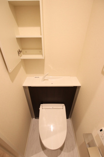 温水洗浄便座機能付きのトイレ