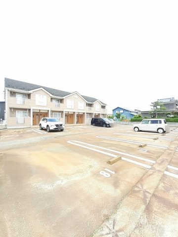 ハイムルート　αの駐車場