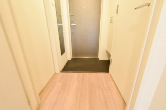 セレニテ甲子園プリエの玄関