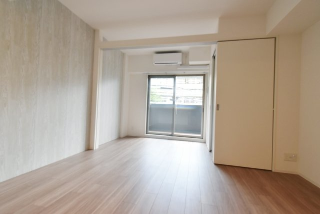 セレニテ甲子園プリエの居間・リビング