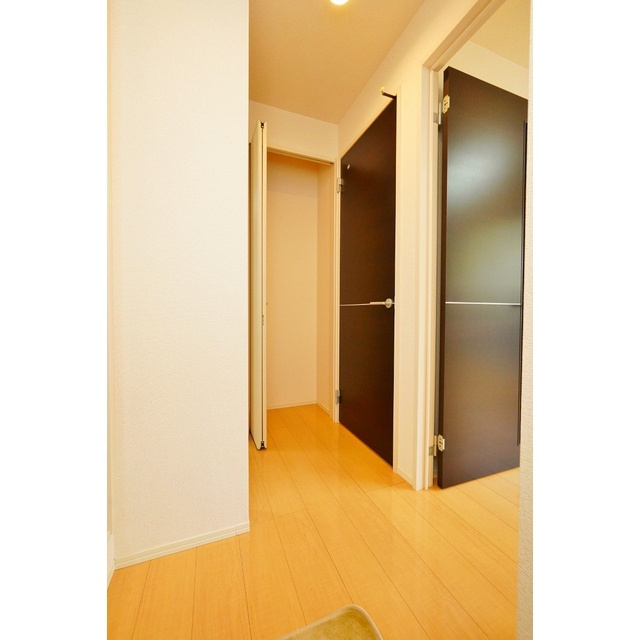 ソンリーサの内装|廊下収納