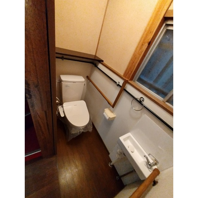 岐阜市守口町３丁目の一戸建てのトイレ