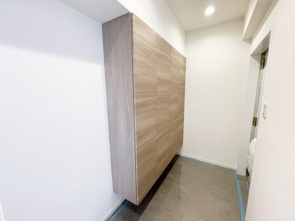 【玄関】 | 上用賀スカイマンション | 玄関回りも綺麗にまとまっています