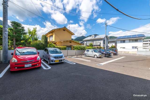 ノワイエの駐車場|駐車場