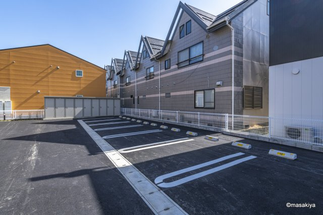 レガーロの駐車場