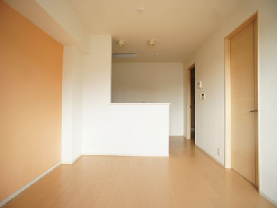 【居間・リビング】 | クロシェット | 快適に過ごせるエアコンが付いています♪