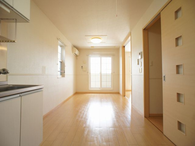 【居間・リビング】 | ブランシェントＡ | ゆったりできるリビングです♪