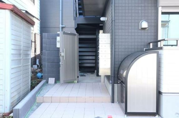 コンフィア目黒本町のエントランス