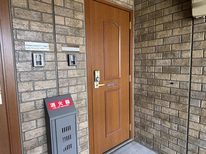 リバーサイドハイツの玄関