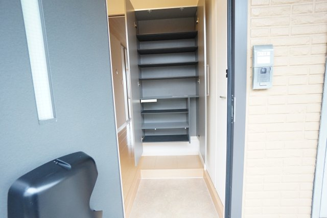 ウエストハイツ・セントラルハイツ　ウエストハイツの玄関