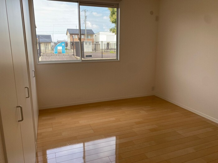 リブェール上野　A棟の洋室