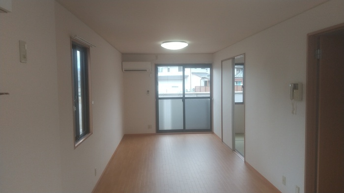 フローラルコート　Ｂの居間・リビング