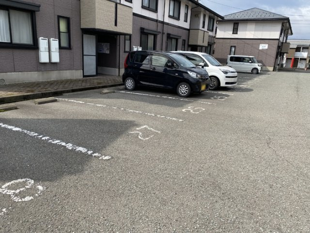 メゾンパークス　D棟の駐車場