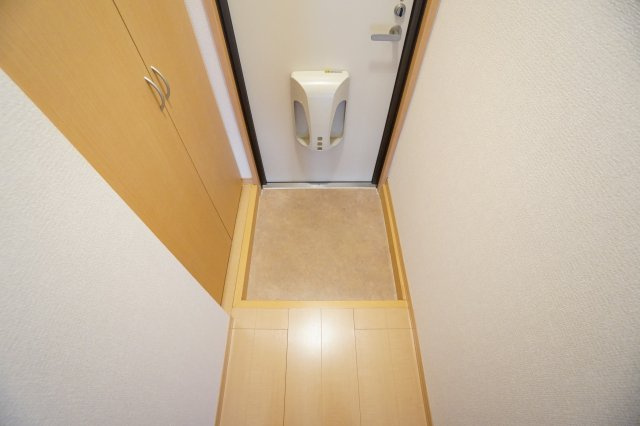 ディールーム和田東の玄関