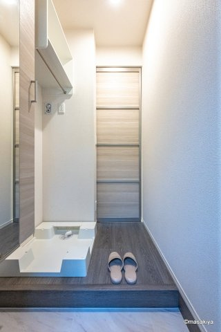 スピアナート北石堂の玄関