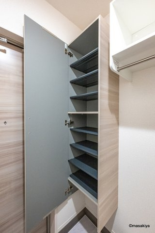 スピアナート北石堂の玄関