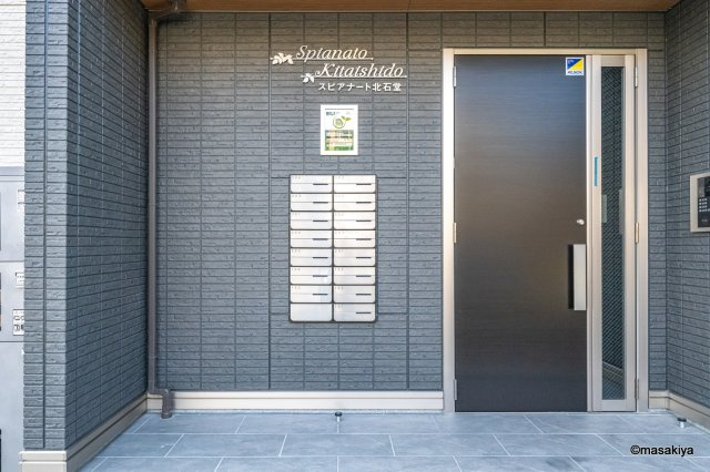 スピアナート北石堂のエントランス