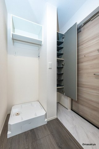 スピアナート北石堂の玄関