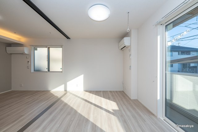 トリシア東口の居間・リビング