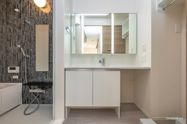 トリシア東口の洗面所