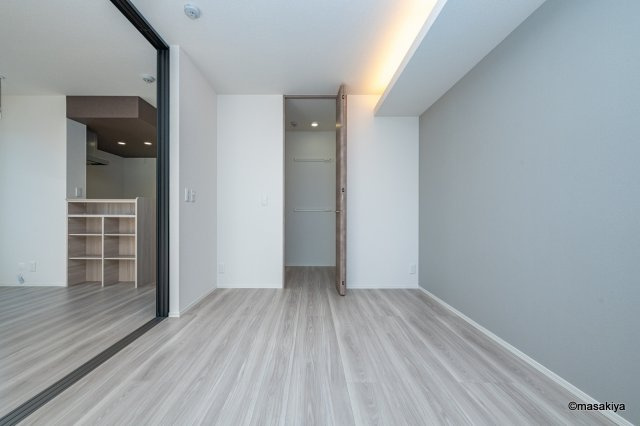 トリシア東口の洋室